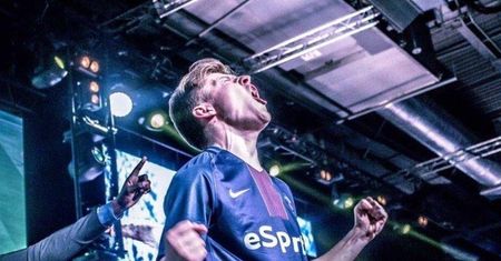 E-sport to dla Zbigniewa Bońka patologia. Ale myśli o zrobieniu e-ligi