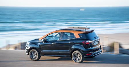 Ford EcoSport już w salonach. Atrakcyjny crossover z napędem na cztery koła