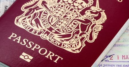 Brytyjczycy po Brexicie wrócą do niebieskich paszportów?