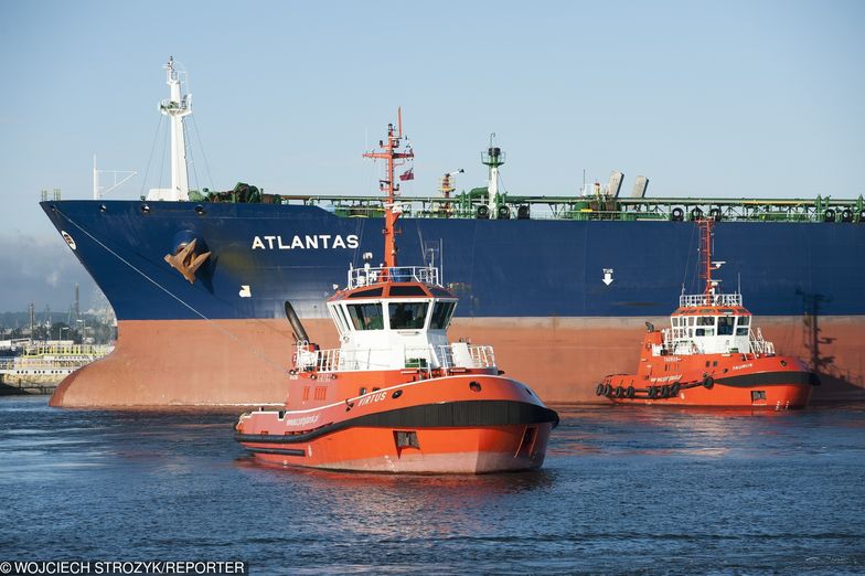 W Naftoporcie pojawiło się dużo więcej statków odkąd odkryto skażoną ropę w rurociągu "Przyjaźń"