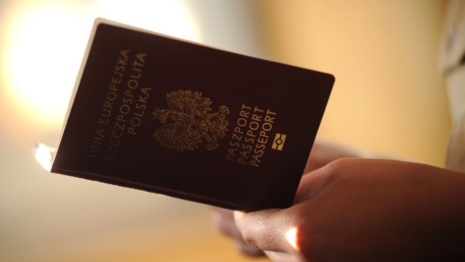 Nowy wzór paszportu nie oznacza, że trzeba wymienić swój stary dokument