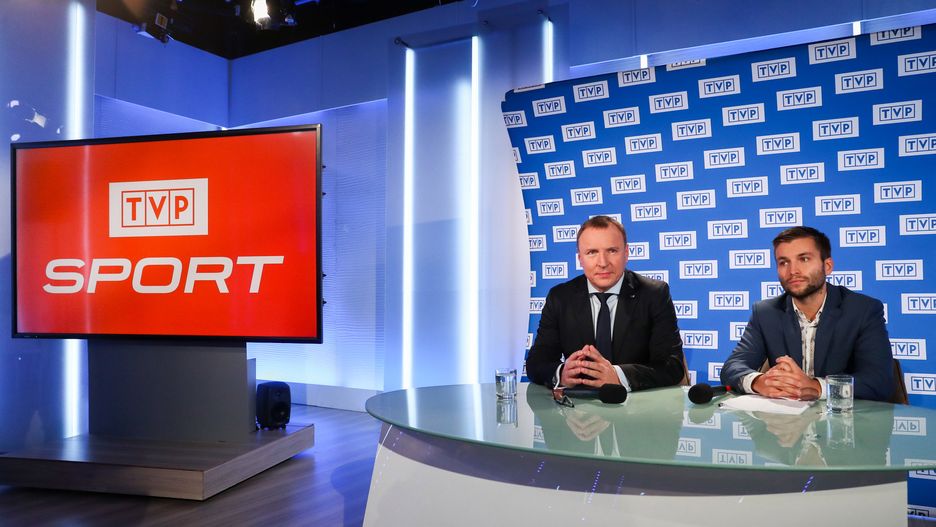 09.10.2017 Warszawa Briefing prezesa zarzadu TVP Jacka Kurskiego "Wielka pilka wraca do TVP" N/z Jacek Kurski Marek Szkolnikowski dyrektor TVP Sport Fot. Andrzej Iwanczuk/REPORTER