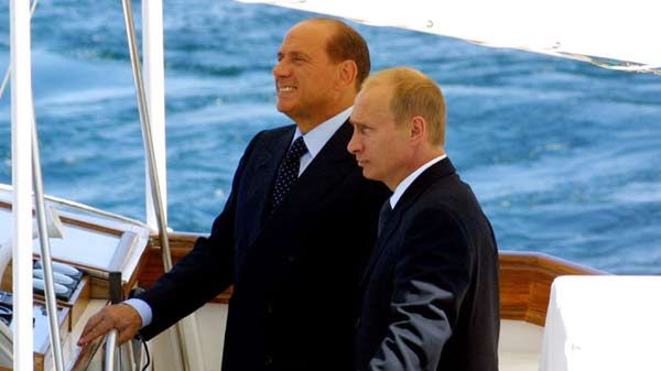 Władimir Putin i Silvio Berlusconi na pokładzie jachtu "Argo"