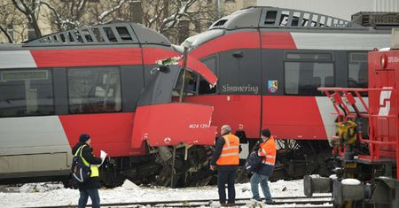 Czołowe zderzenie pociągów w Wiedniu