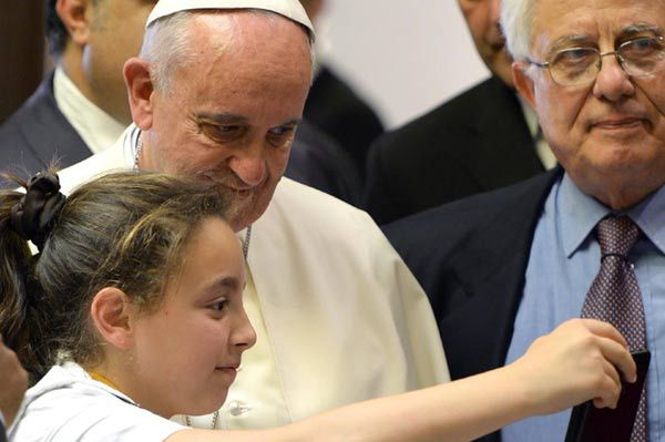 Papież Franciszek i jego "filozofia selfie"