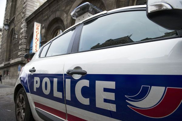 Akcja policji we Francji. 54 zatrzymanych za obronę lub gloryfikowanie terroryzmu