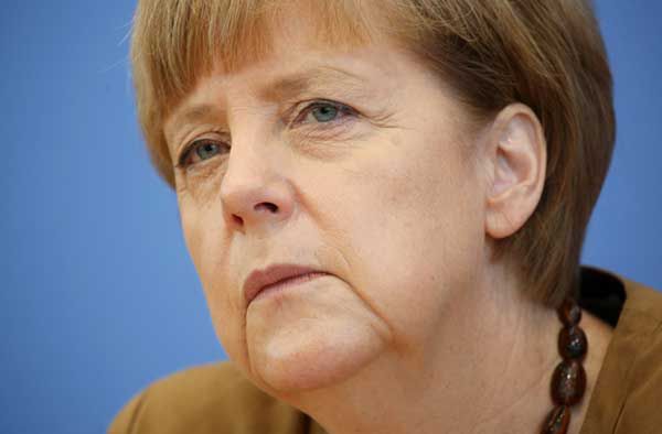 Polityk CDU, Michael Fuchs, zarzuca Merkel brak odwagi w polityce