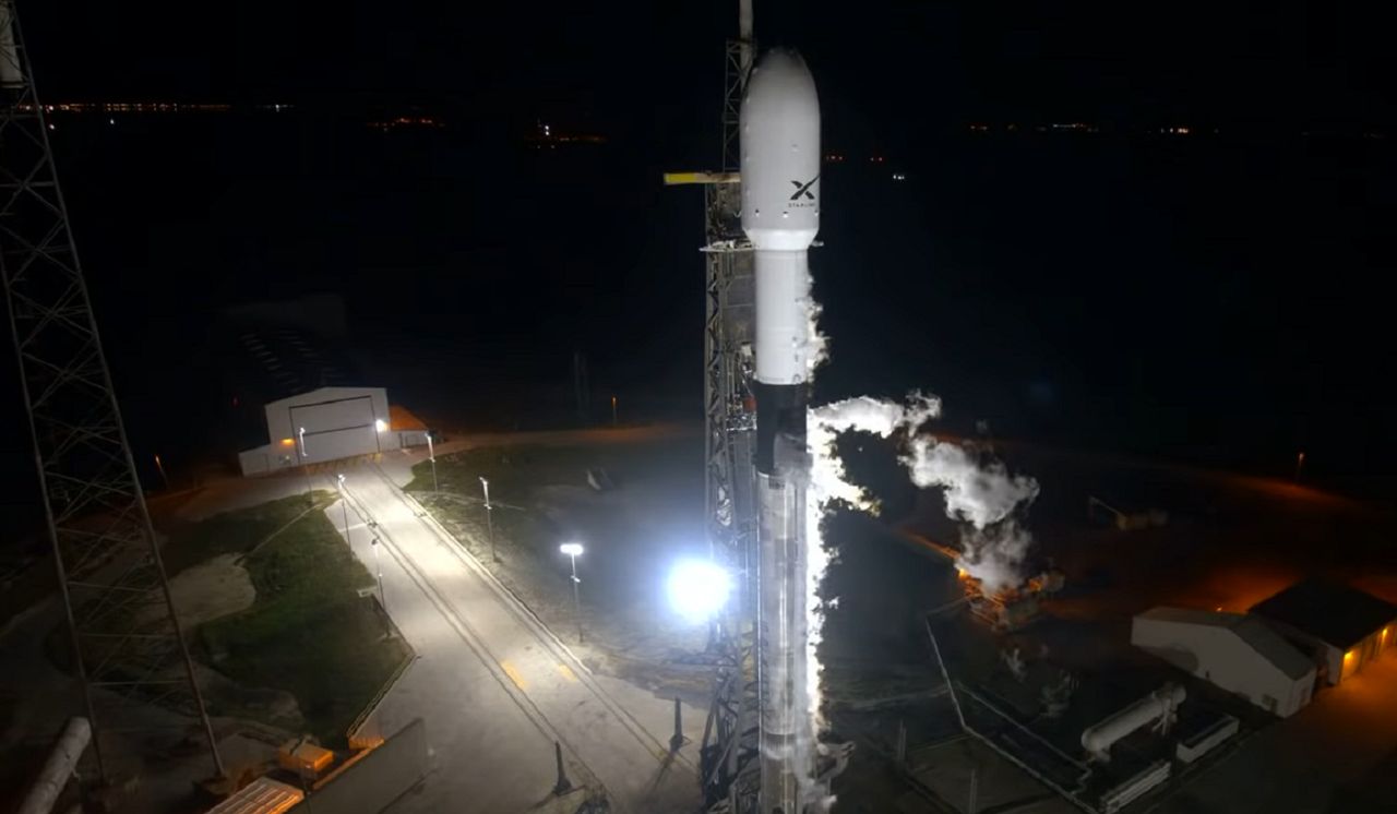 SpaceX wyniósł na orbitę kolejne 60 satelitów. Misja Starlink-2 zakończona sukcesem