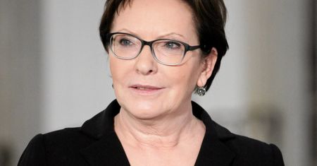 Ewa Kopacz w sportowych butach na konferencji. Gwiazdy je uwielbiają!