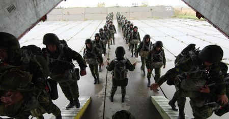 Obserwatorzy z siedmiu krajów na manewrach Zapad-2017. Wśród zaproszonych Polacy