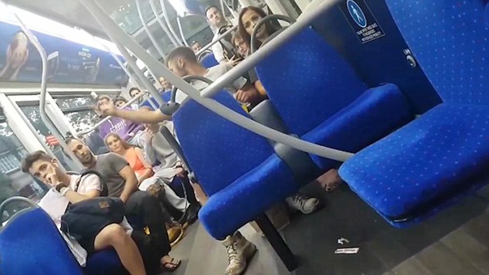 Atak na Polaka w brytyjskim autobusie. "Wracaj do pie****onej Polski"