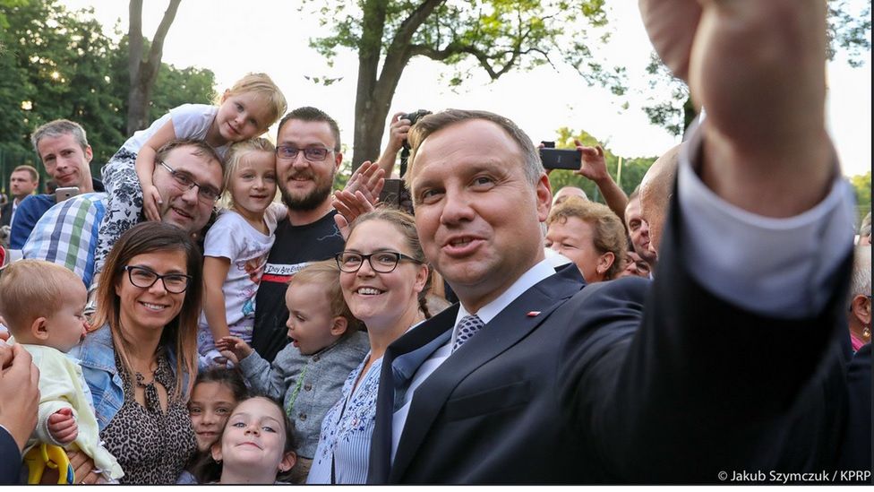 Wizyty prezydenta w różnych miastach to nie tylko takie spotkania, ale też ograniczenia dla lokalnych przedsiębiorców