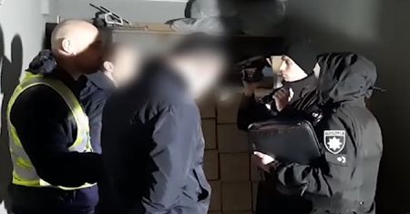 Ukraina. Ukradli maseczki. Grozi im 10 lat więzienia