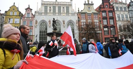 11 listopada. Parada Niepodległości na ulicach Gdańska. Aleksandra Dulkiewicz: żadna tożsamość nie może wykluczać