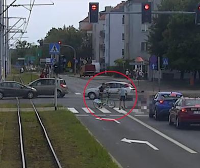 Toruń. Rowerzysta śmiertelnie potrącił starszą kobietę i uciekł. Szuka go policja