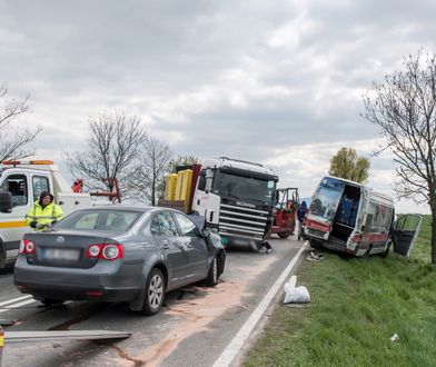 9 osób rannych, w tym 2 ciężko, po wypadku na krajowej "35"