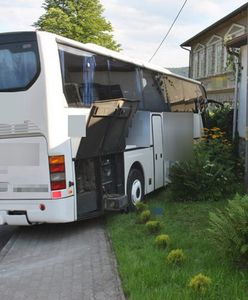 Próbował zatrzymać swój autobus. Zginął pod jego kołami