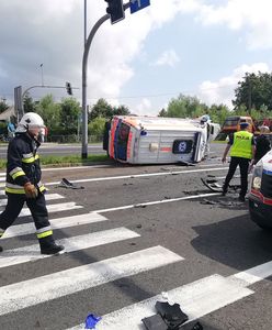 Wypadek karetki w Bolesławiu w Małopolsce. Nie żyje kierowca, pielęgniarka ranna