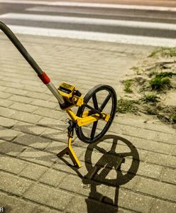 Wypadek w Sosnowcu na zakręcie mistrzów. Jedno z aut dachowało