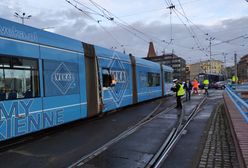 Wrocław: Zderzenie dwóch tramwajów na placu Jana Pawła II