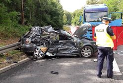 Tragedia pod Czarnkowem w Wielkopolsce. 27-latek wjechał golfem wprost przed tira