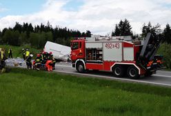 Karambol na zakopiance. Zderzyły się cztery pojazdy, są ranni