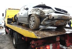 Zjechała ze skarpy, bo uwierzyła nawigacji. Nietypowy wypadek koło Brzeska