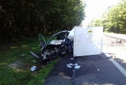 Śmiertelny wypadek w Lubelskiem. Nie żyje kierowca auta