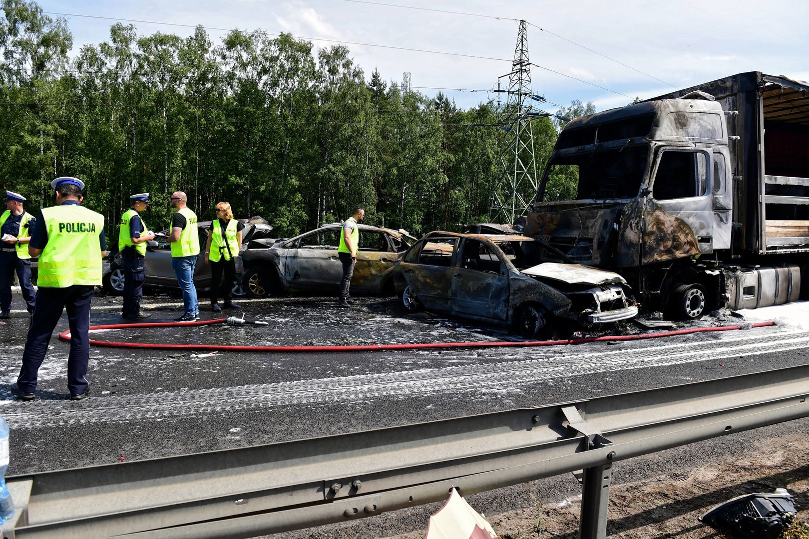 Karambol na A6. Zginęło w nim 6 osób, w tym pięcioosobowa rodzina