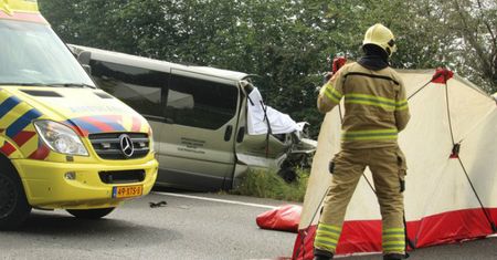 Wypadek polskiego busa w Holandii. Kierowca zginął na miejscu
