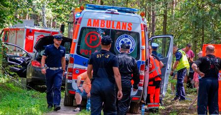14-latek na motocyklu uderzył w drzewo. Tragiczny finał