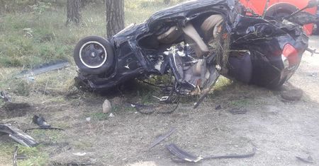 Podkarpackie. Chcieli szybko dowieźć obrączki na ślub. Zginęli na zakręcie