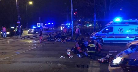Makabryczny wypadek na Mokotowie. Świadek: "Zjechało się pełno gapiów"
