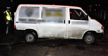 Groźny wypadek w Tczewie. 13-latka zapatrzona w telefon wpadła pod koła