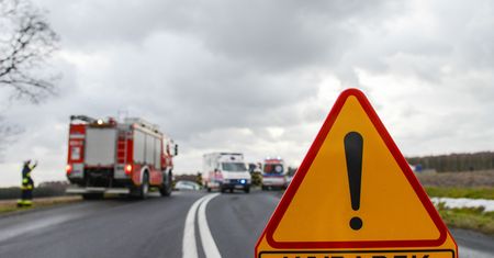 Auto było mądrzejsze. Kierowca z mandatem po zdarzeniu