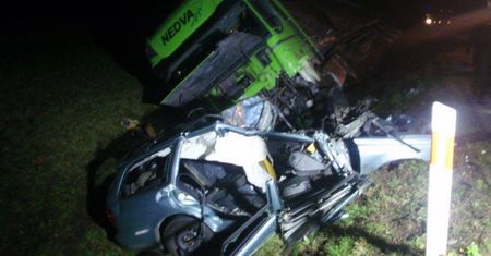 Kolnica. Wypadek na DK nr 8. Kierowca nie miał szans w zderzeniu z tirem