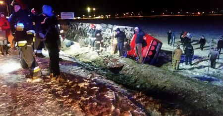 Wypadek autobusu w Garwolinie. "Ktoś rozciął sobie twarz, komuś leciała krew z ręki"