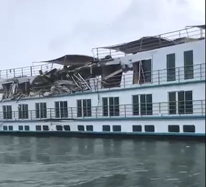 Zderzenie statku pasażerskiego z towarowym na Dunaju