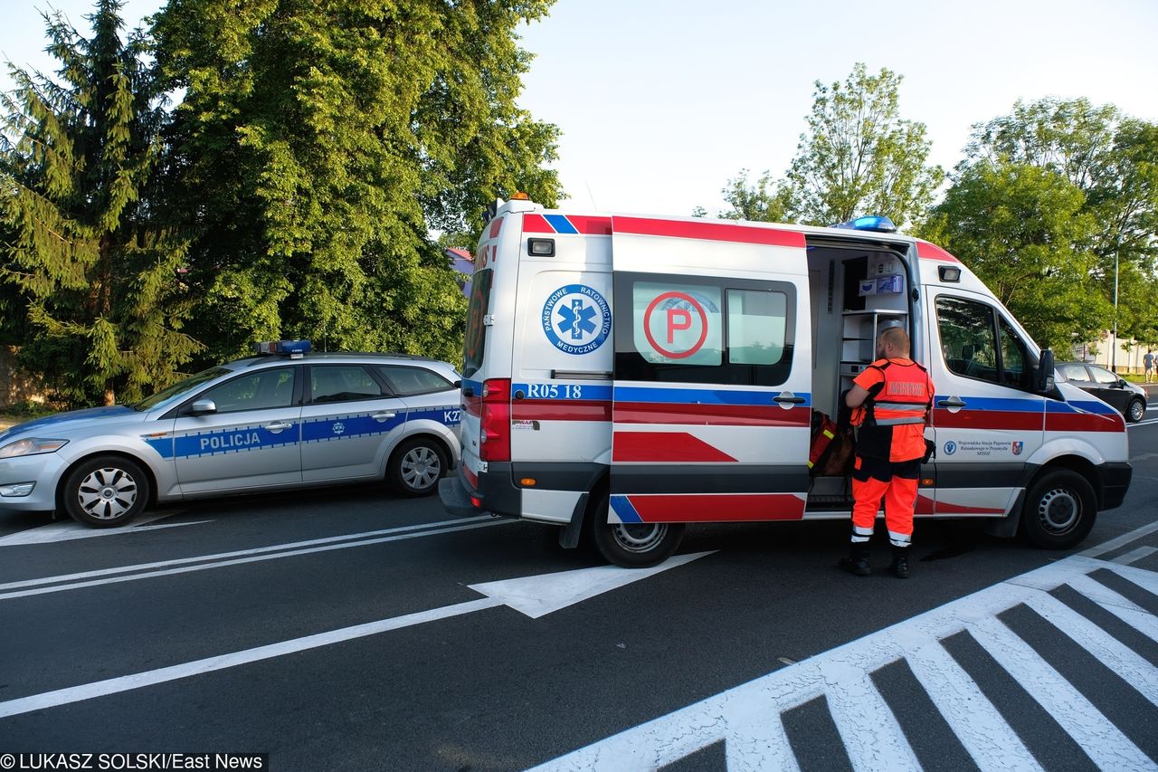 Wypadek w Jasionce. W zderzeniu z samochodem dostawczym zginął motocyklista