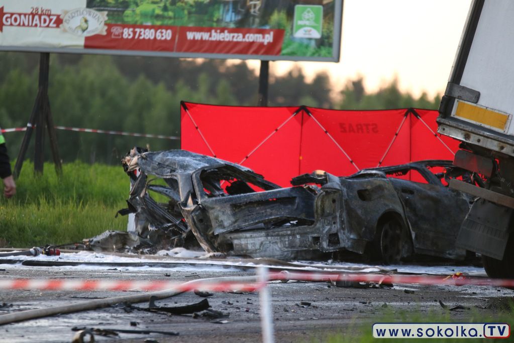 Podlasie. Spłonęli żywcem w aucie. Trwa ustalanie kim były ofiary