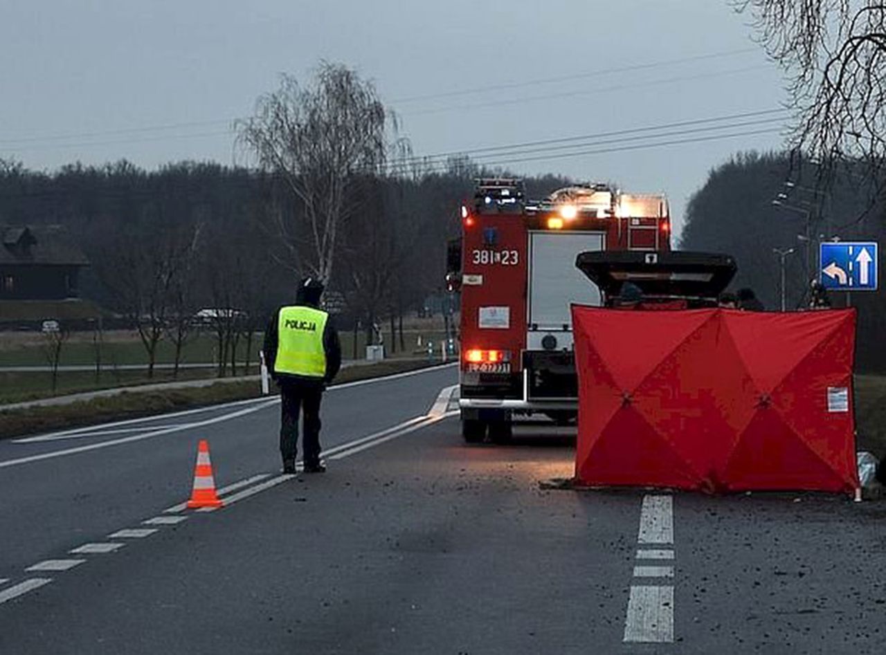 Tragedia pod Lubartowem. Wypadli z auta po wypadku. Zabita i ranni