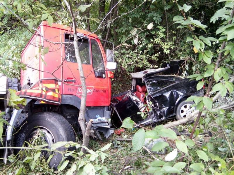 Nie żyje ciężarna, jej mąż i 6-latek. Nieoficjalne przyczyny tragedii w Łęce