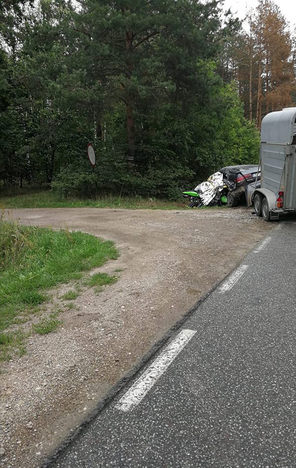 Lubelskie. Tragiczny wypadek na DK 812. Dwie osoby nie żyją