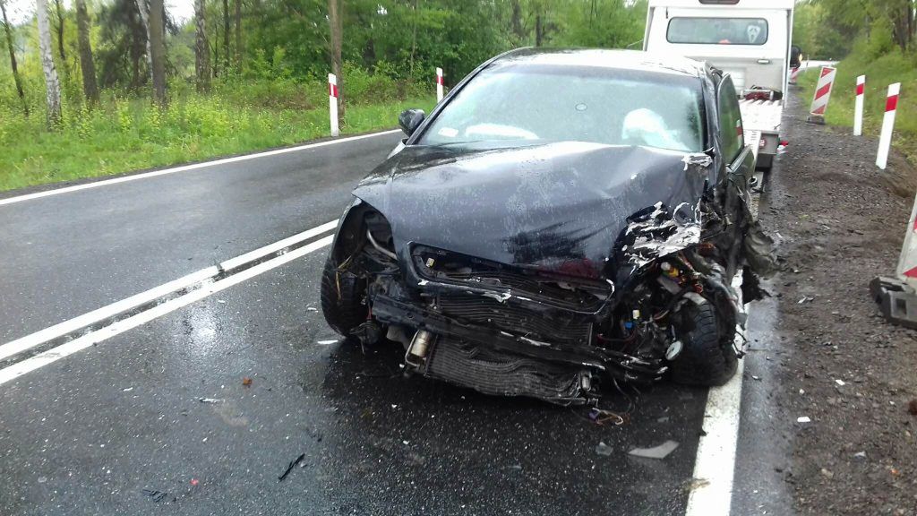 Wypadek maturzysty i kierowcy ciężarówki. Mężczyzna trafił do szpitala