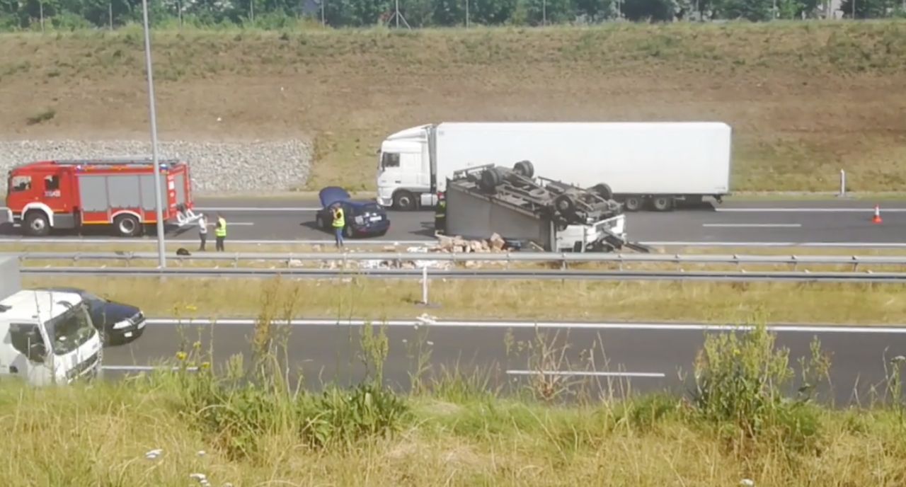 A2 i A4. Wypadki na autostradach, duże utrudnienia dla kierowców