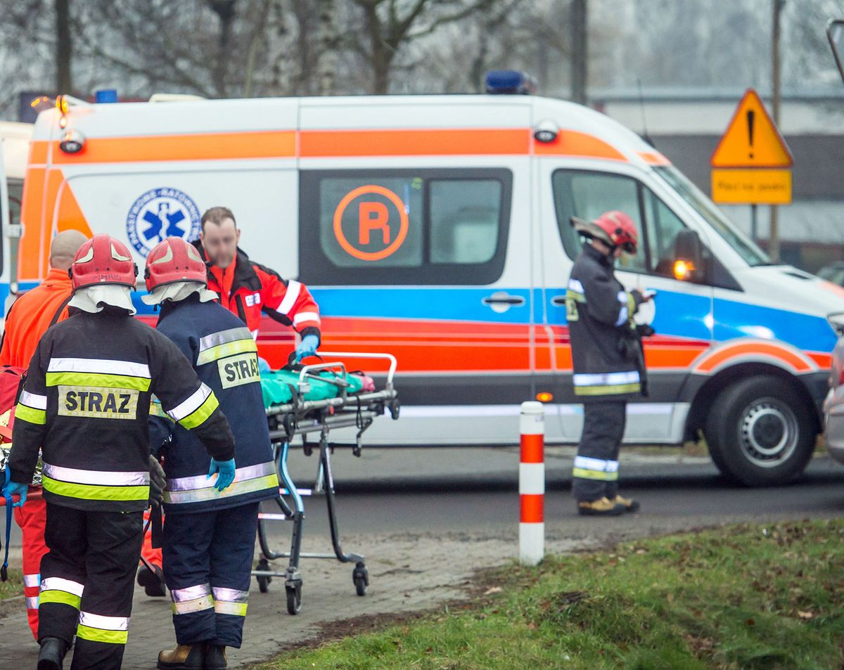 Śmiertelny wypadek na A4 pod Tarnowem. Podmuch wiatru zmiótł auto