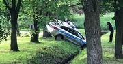 Policjant dostał mandat. Wjechał radiowozem do rowu