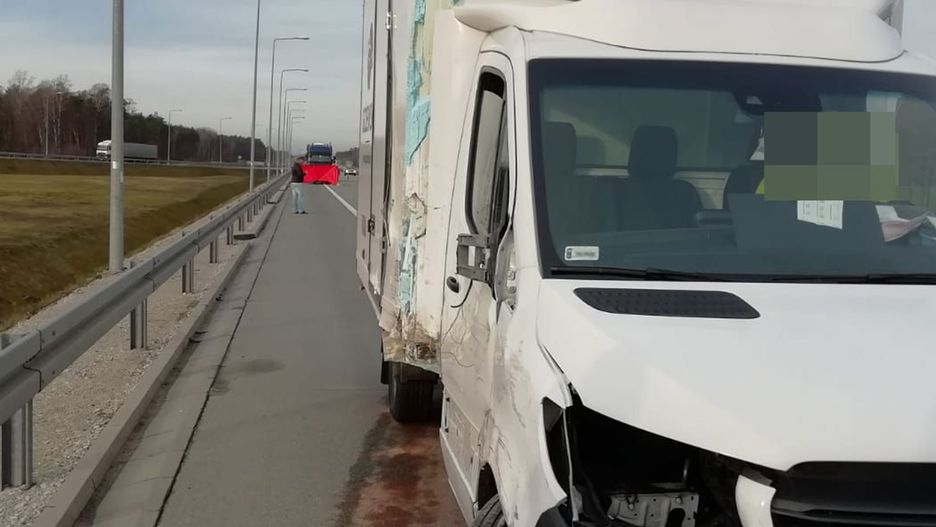 Śmiertelny wypadek na S8 pod Pabianicami. Wyszedł z auta i zginął