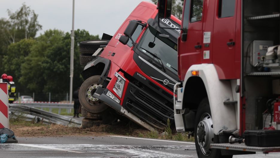 Pijany kierowca ciężarówki zjechał z drogi w Chłopicach (zdjęcie ilustracyjne)