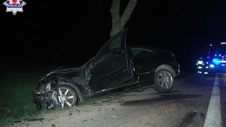 Policjanci ustalają dokładne okoliczności wypadku